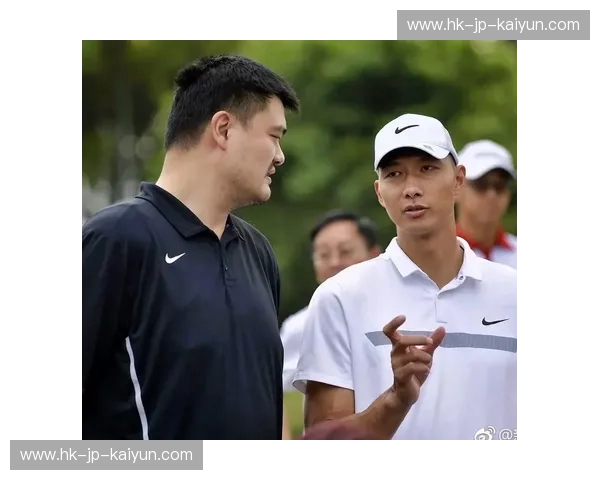 巨人背后的光影：当姚明遇见易建联，那不只是篮球，是整整一代人的青春主旋律